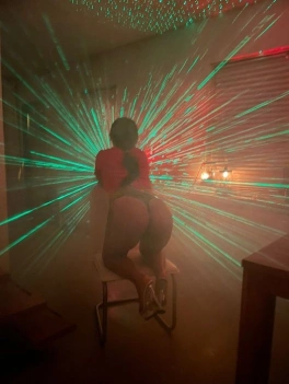 escort image