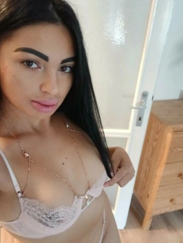 escort image